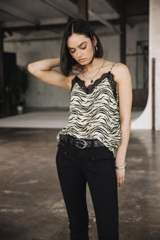 Dressovia.shop2a190fd979 1